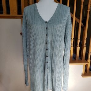 Button Up Long Sleeve w Cropped Neck Size Large